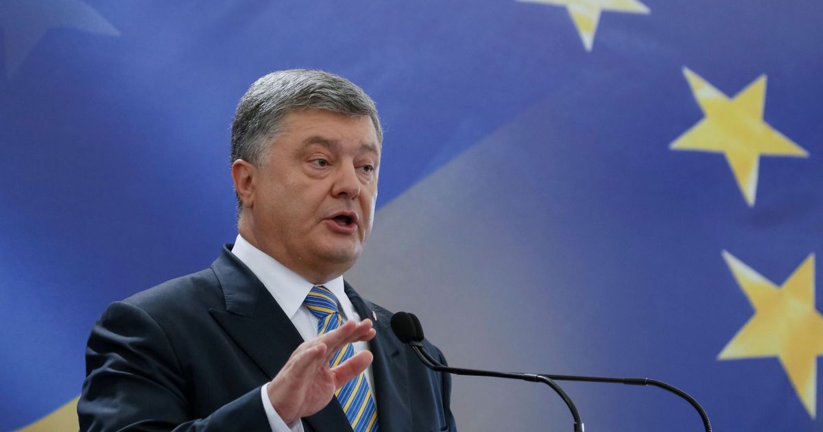 Порошенко заявил об увольнении 25 руководителей предприятий "Укроборонпрома"