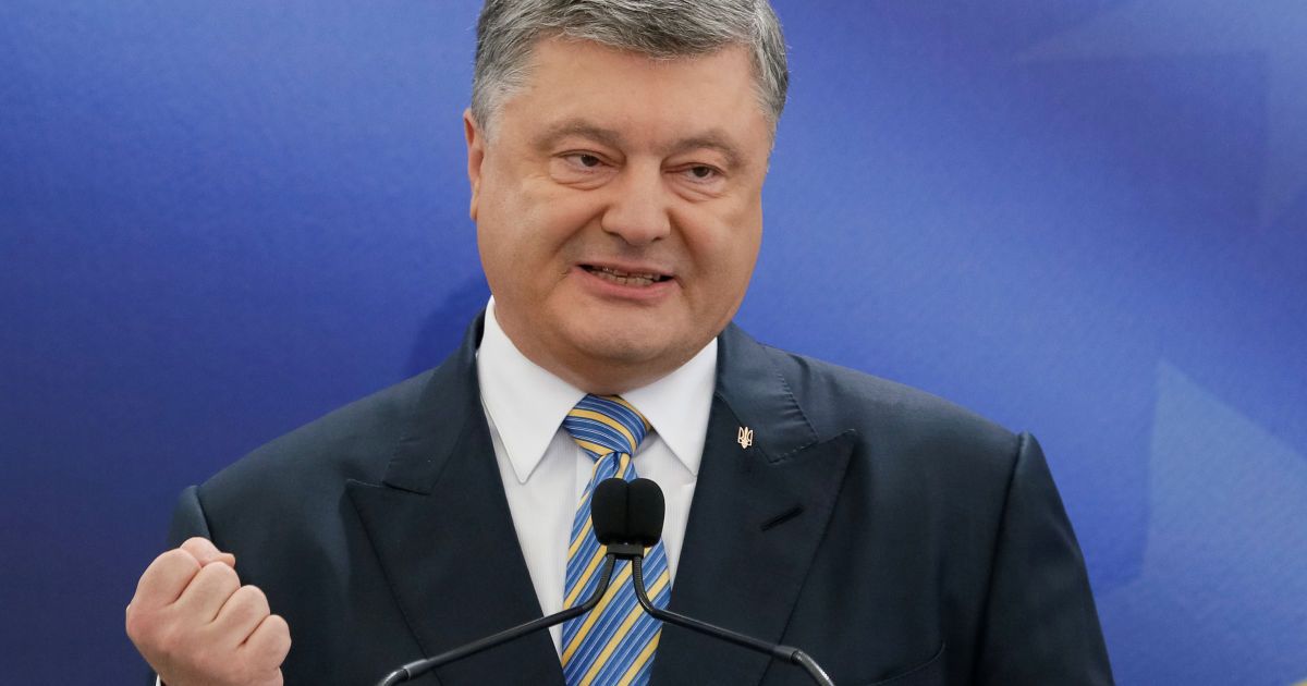 Порошенко ледь стримував сльози під час промови щодо підписання безвізу України з ЄС