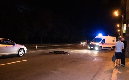 В Киеве на Харьковском шоссе Volkswagen насмерть сбил женщину