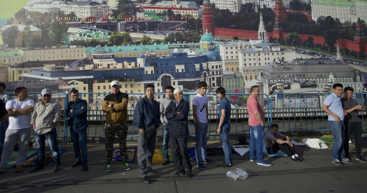 Мігранти в Росії