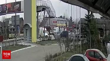 На Обуховской трассе столкнулись две легковушки: два человека погибли