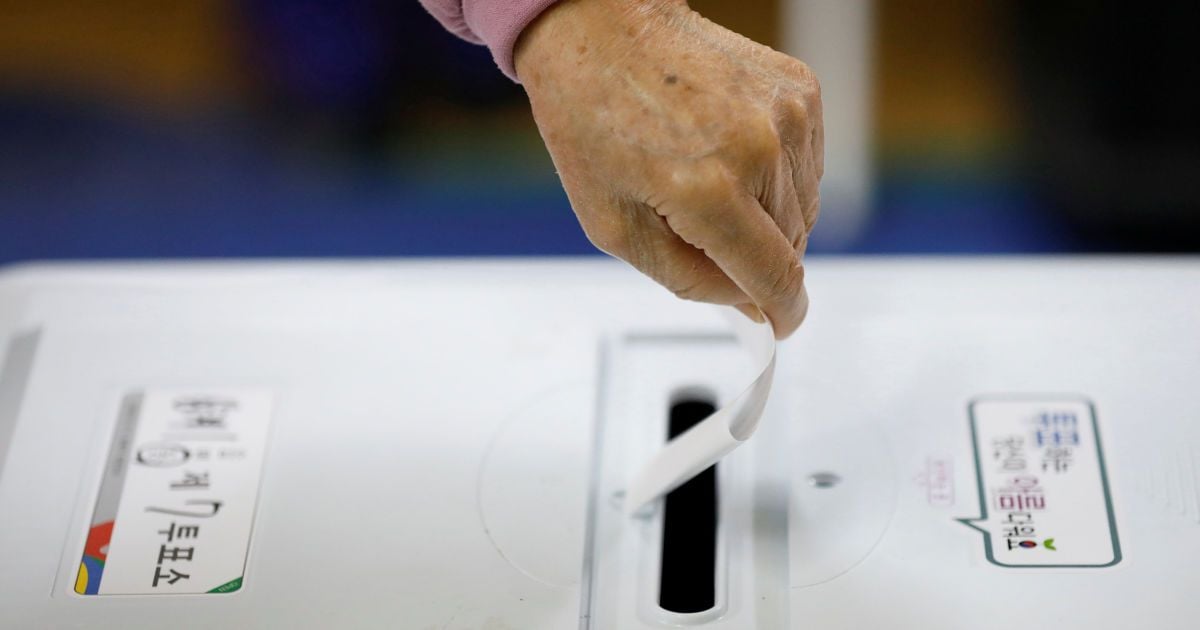 В Южной Корее после коррупционного скандала выбирают нового президента