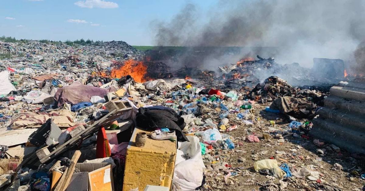 На сміттєзвалищі у Миколаївській області сталася пожежа — Укрaїнa — tsn.ua