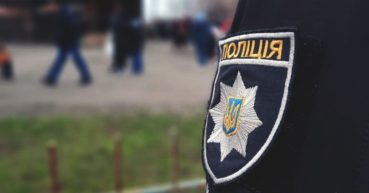 У поліції Києва розслідують вбивство чоловіка у військовій формі, якого знайшли в парку Кіото