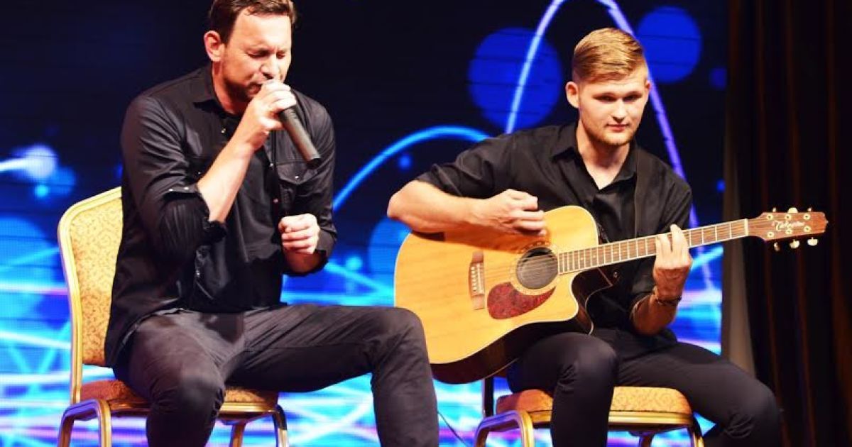 Валерий Харчишин сыграл на сцене вместе со своим фаном