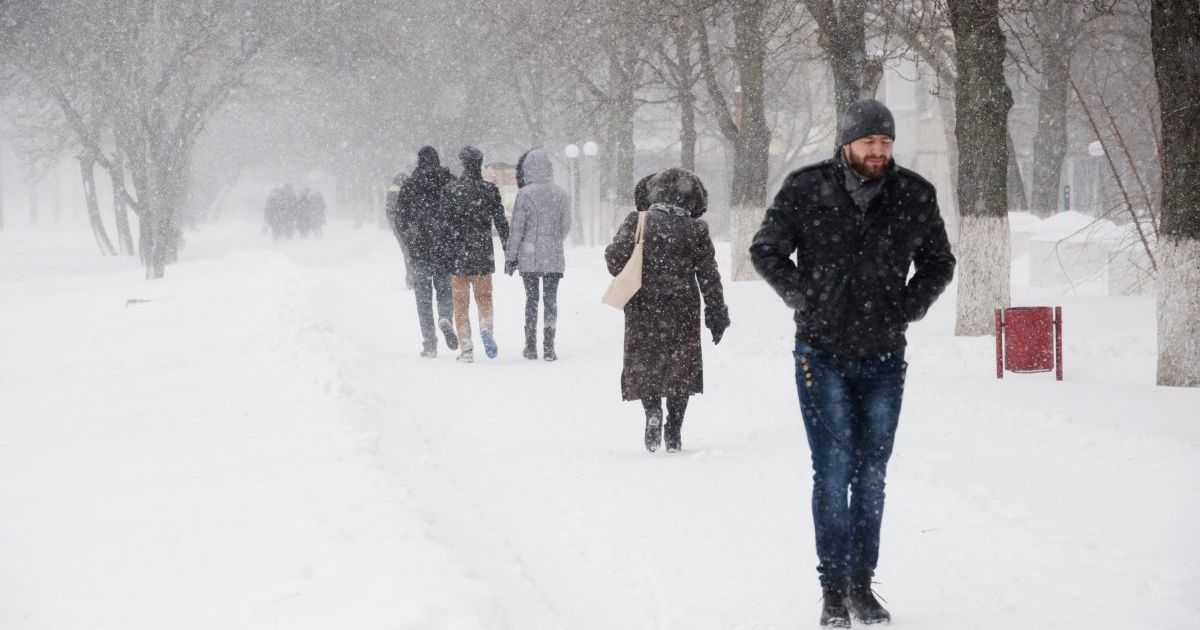Начало весны принесло Москве мощный снегопад: город застрял в безумных пробках