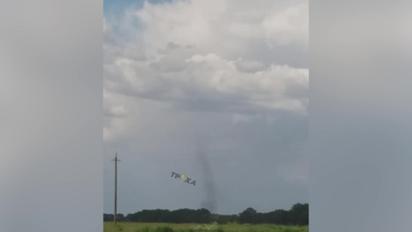 На Полтавщині зняли на відео "торнадо"