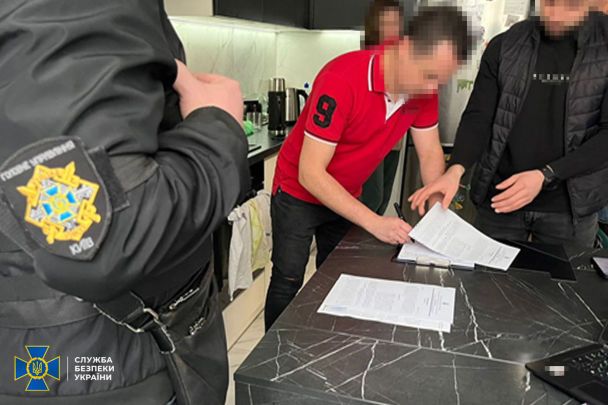 Блогери поширювали інформацію про місця дислокації та маршрути переміщення українських захисників / Фото: СБУ