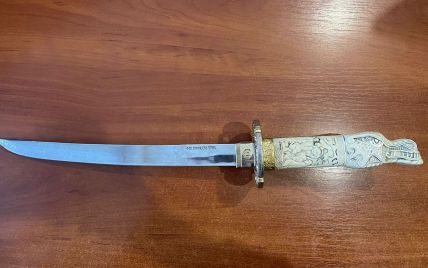 У поштовому відправленні на львівській митниці знайшли японський меч самурая (фото)
