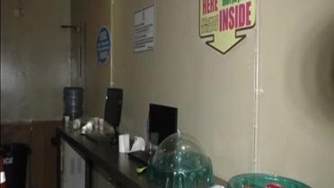 В Индонезии полиция устроила рейд на гей-клуб и задержала почти полторы сотни человек