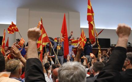 В Македонии заговорили о развале страны после кровавого захвата парламента