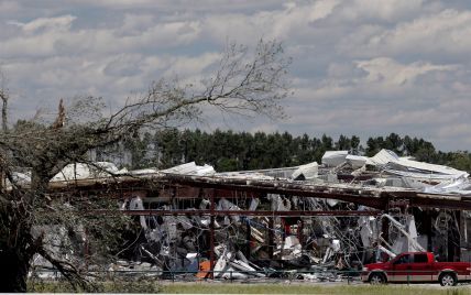 США потрепає від негоди: торнадо і повені забрали життя вже 15 людей