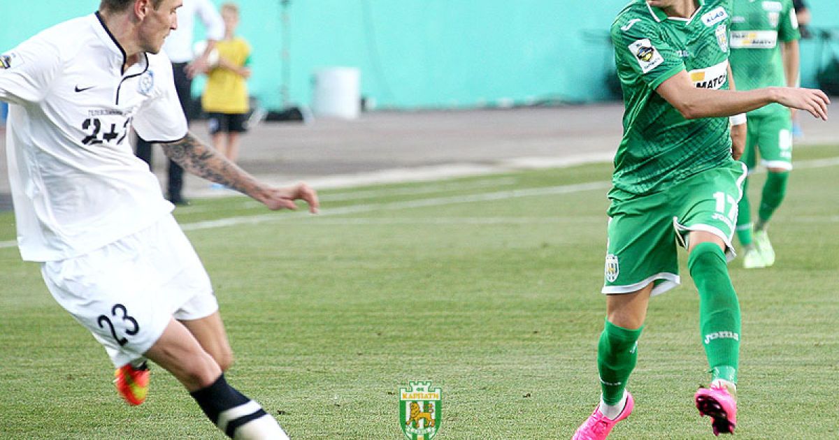 Голодюк также наденет халат.