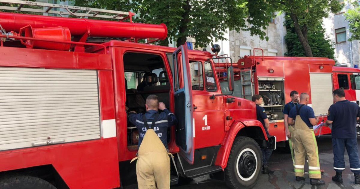 В Киеве напротив резиденции Филарета загорелся дом