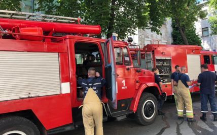 У Києві навпроти резиденції Філарета загорівся будинок