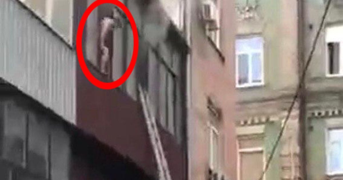 Іноземцю, який голяка вистрибнув з охопленої полум'ям квартири у Києві, оголосили про підозру в убивстві українки