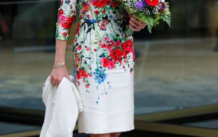 Прекрасная королева: Максима в цветочном платье и на шпильках приехала на форум в Берлин