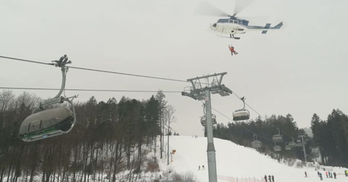 В Чехии на подъемнике застряли больше 70 человек. Их спасали вертолетом
