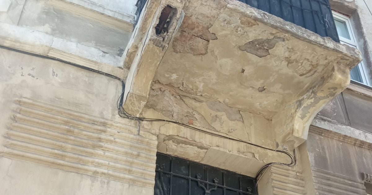 Балкон у Львові, з якого обвалився фрагмент