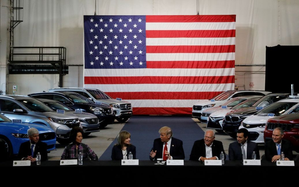 Трамп веде переговори з лідерами автомобільної промисловості у Мічигані / © Reuters