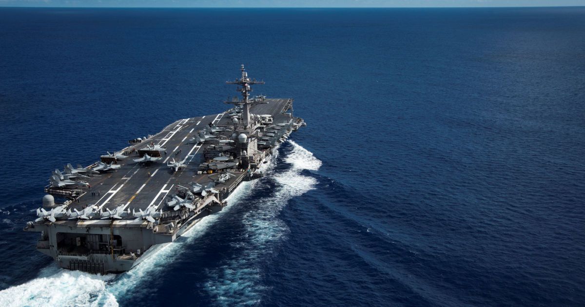 Металеві «яструби»: вертольоти США влаштували видовищні навчання_4 / © Reuters