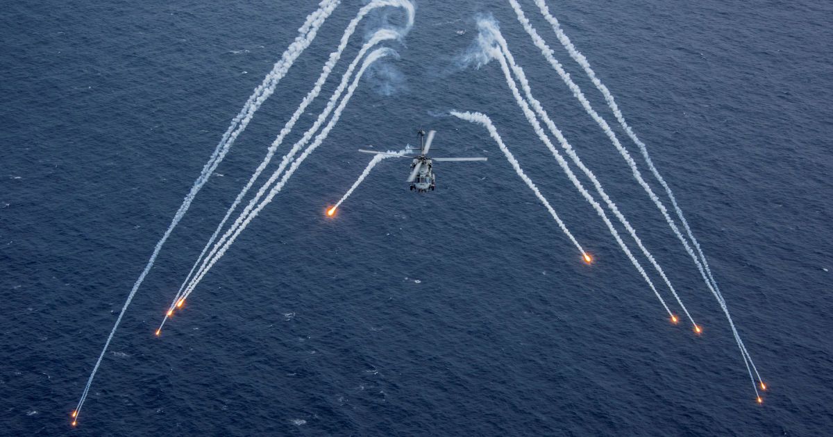 Металеві «яструби»: вертольоти США влаштували видовищні навчання_6 / © Reuters