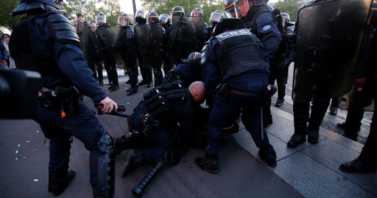 Протести проти Ле Пен у Франції / © Reuters