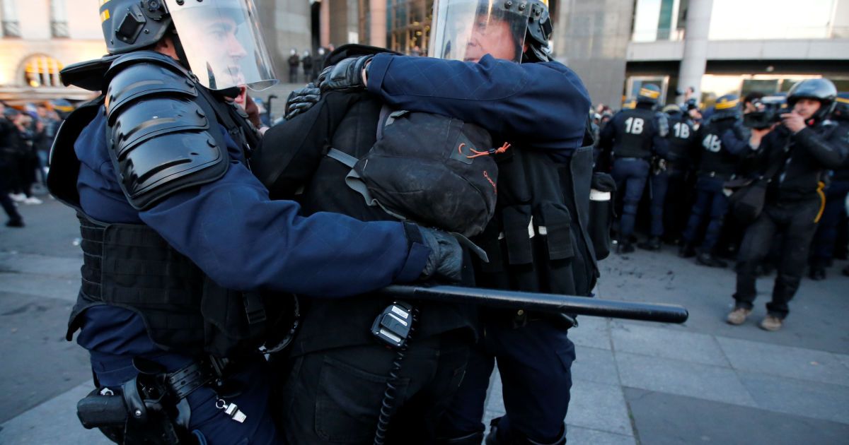 Протести проти Ле Пен у Франції / © Reuters