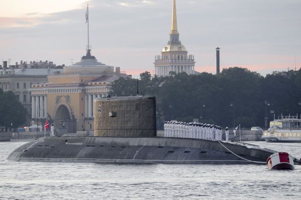 Путин приказал строить больше ядерных подводных лодок ради "стабильности"