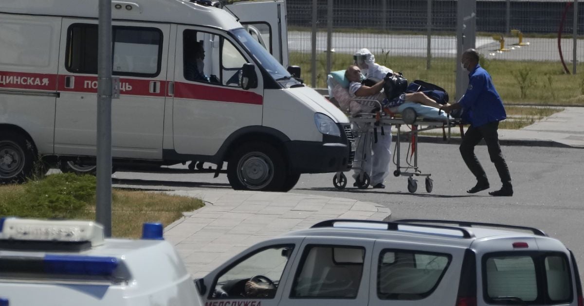 895 человек за сутки: смертность от COVID-19 в России побила новый рекорд