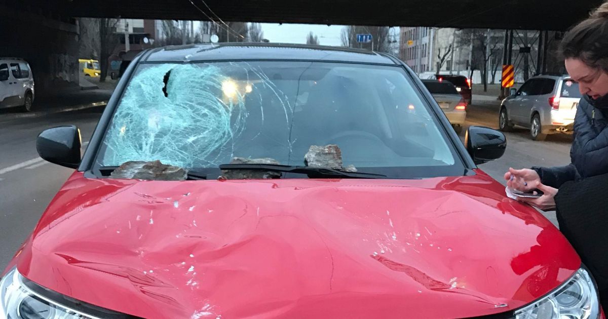 Дегтярівський міст обвалився на машину_3 / © Валентина Доброта/ТСН