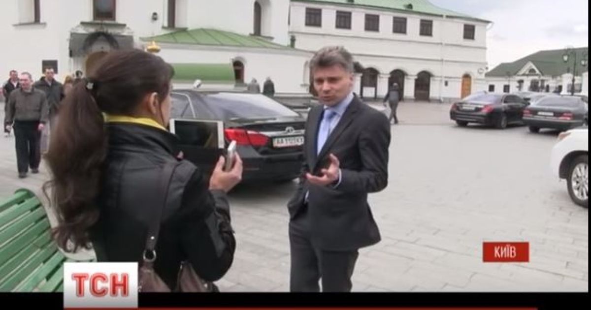 На журналистов ТСН совершено еще два нападения под стенами Киево-Печерской Лавры