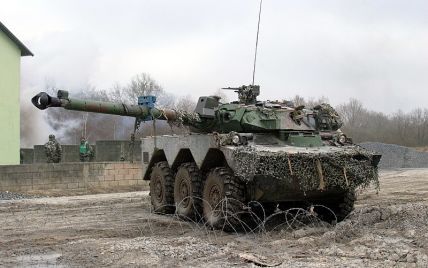 Франция передаст Украине БТРы Bastion и колесные танки AMX-10RC
