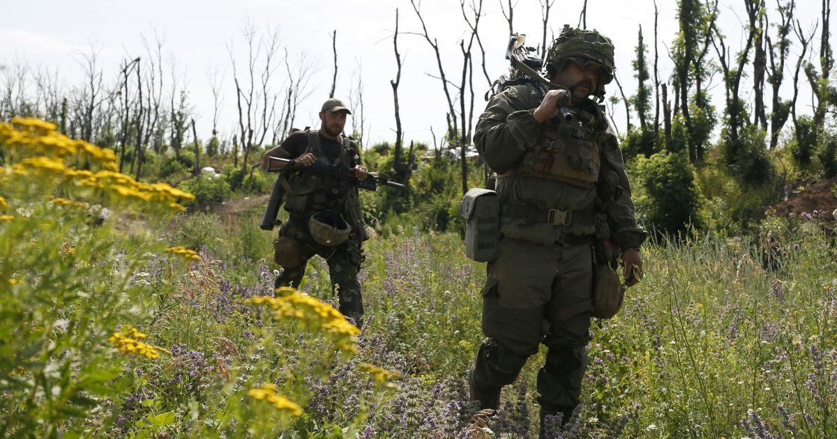 На Донбасі в результаті ворожого обстрілу загинув український військовослужбовець