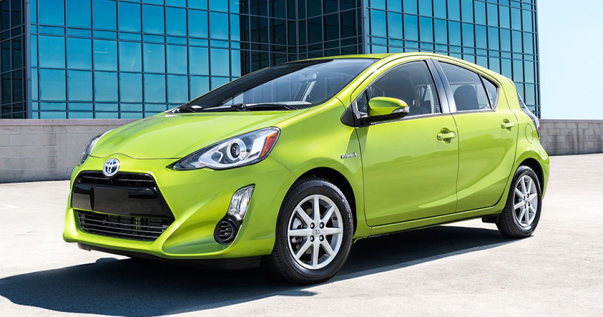 Toyota обновила гибридный хэтчбек Prius С