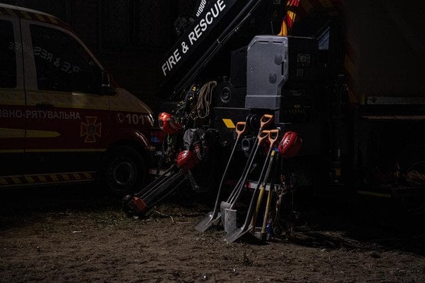 Рятувальні роботи на місці удару по п’ятиповерхівці у Києві завершено / © Володимир Зеленський