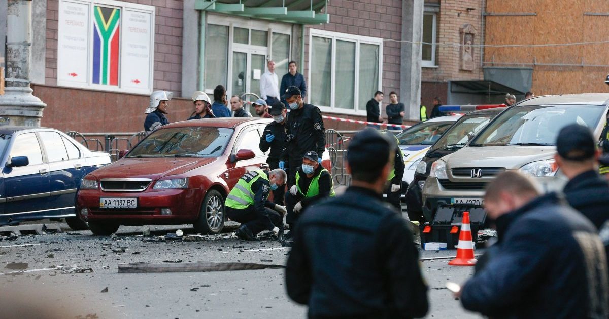 Вибух авто на Бесарабці у Києві _3 / © УНІАН