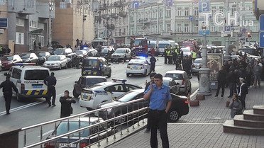 Вибух авто на Бесарабці у Києві _2 / © УНІАН