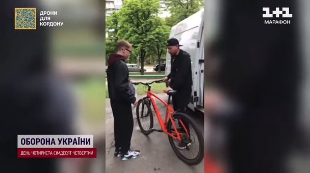Підлітку, якого зацькували в тролейбусі через велосипед, подарували новий двоколісний