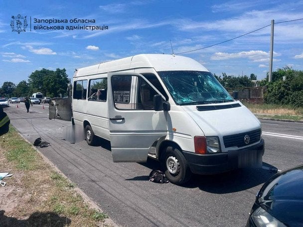 Атака росіян на маршрутку в Запоріжжі / © Запорізька ОВА