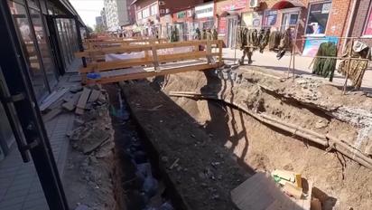 Маріупольці скаржаться на сморід й прориви