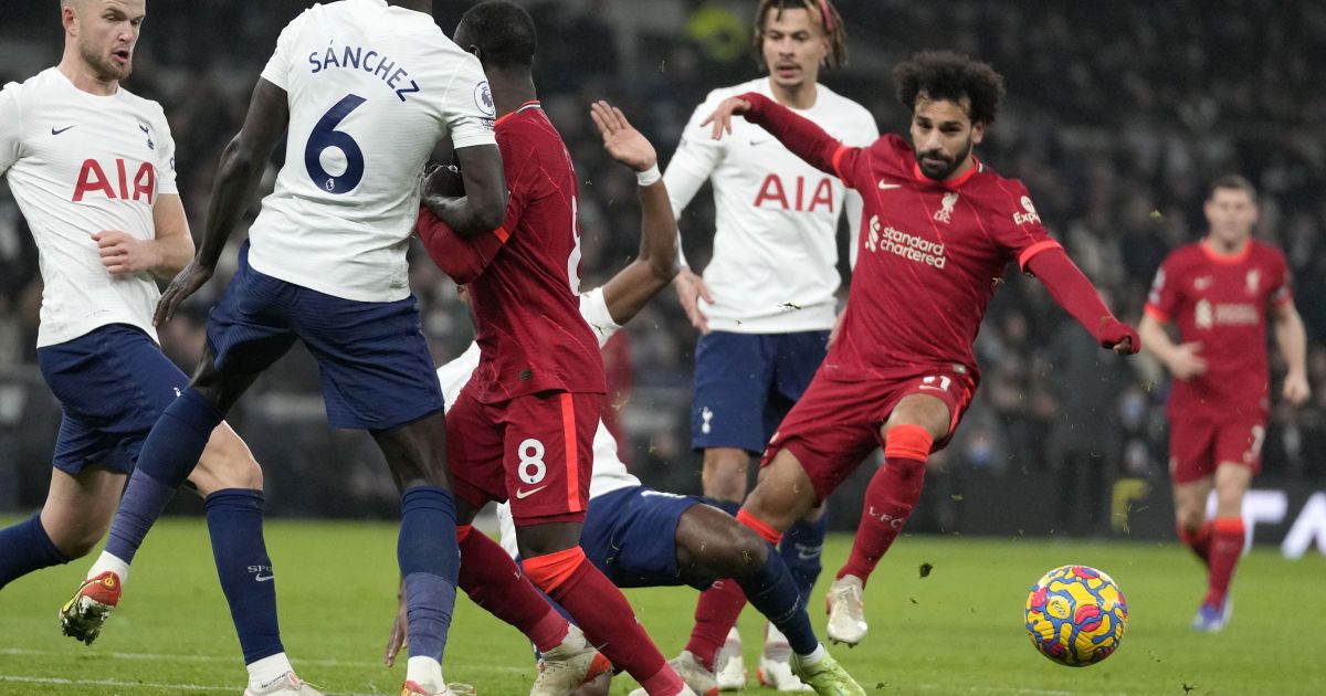 Зинченко идет в отрыв: "Ливерпуль" не осилил "Тоттенхэм" в "огненной" центральной битве тура АПЛ