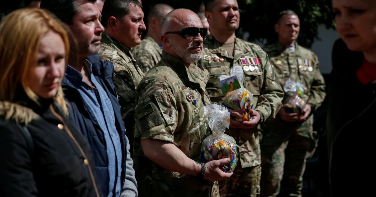 Освящение куличей и пасхальных яиц для бойцов АТО / © Reuters