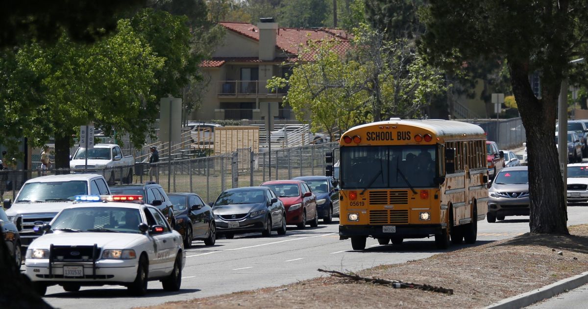 Стало известно имя стрелявшего в школе в Калифорнии: подробности инцидента