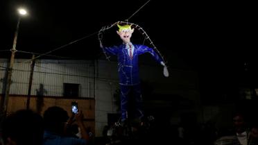 Спалення опудала Трампа в Мексиці у Великдень (цього дня зазвичай спалюють опудало Іуди) / © Reuters