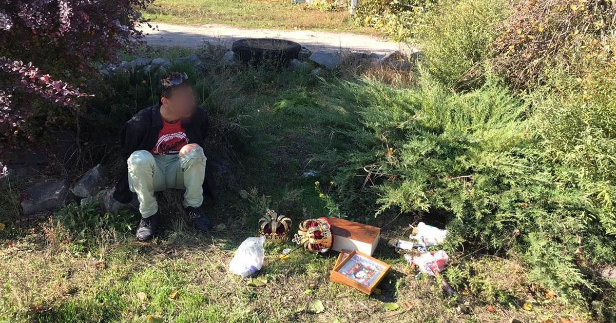 На Полтавщині чоловік викрав із храму два мішки церковного майна