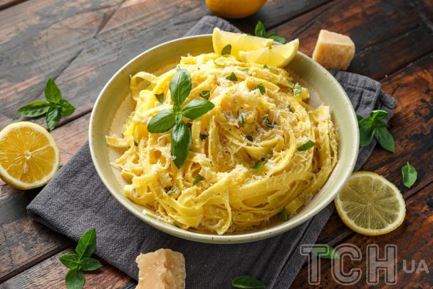 Паста з лимонно-пармезановим соусом / © Credits