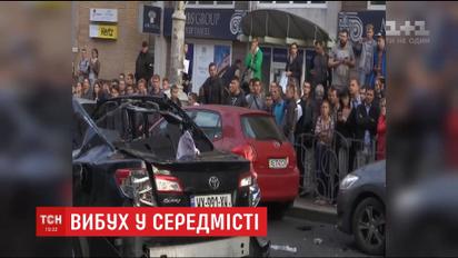 У центрі Києва вибухнуло легкове авто