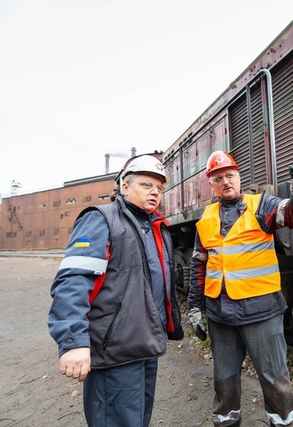 Более 1,1 млн украинцев получили помощь: цифра поддержки Метинвест Ахметова армии и государству за время войны