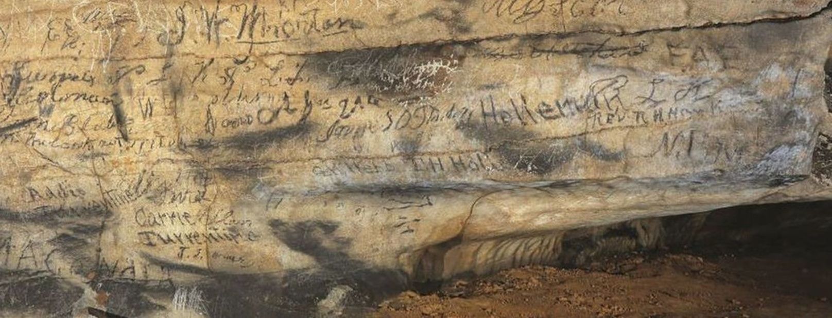 Про спортивную игру и общение с духами. Впервые ученые перевели надписи народа чероки в пещере в Алабаме